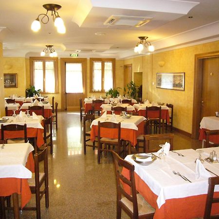 לינה וארוחת בוקר לונאטו Trattoria Bettola מראה חיצוני תמונה